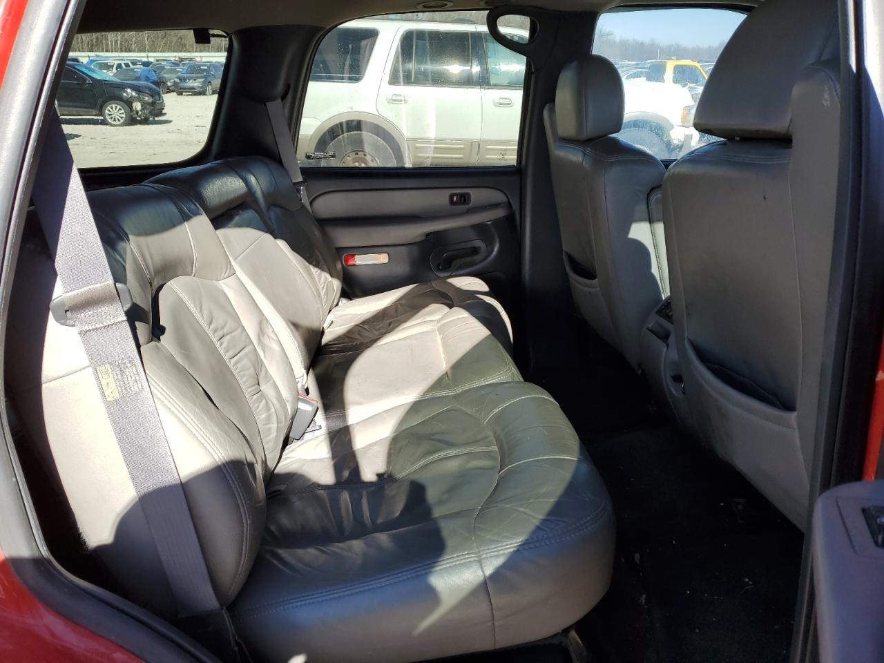 2002 Chevrolet Tahoe - Image 11