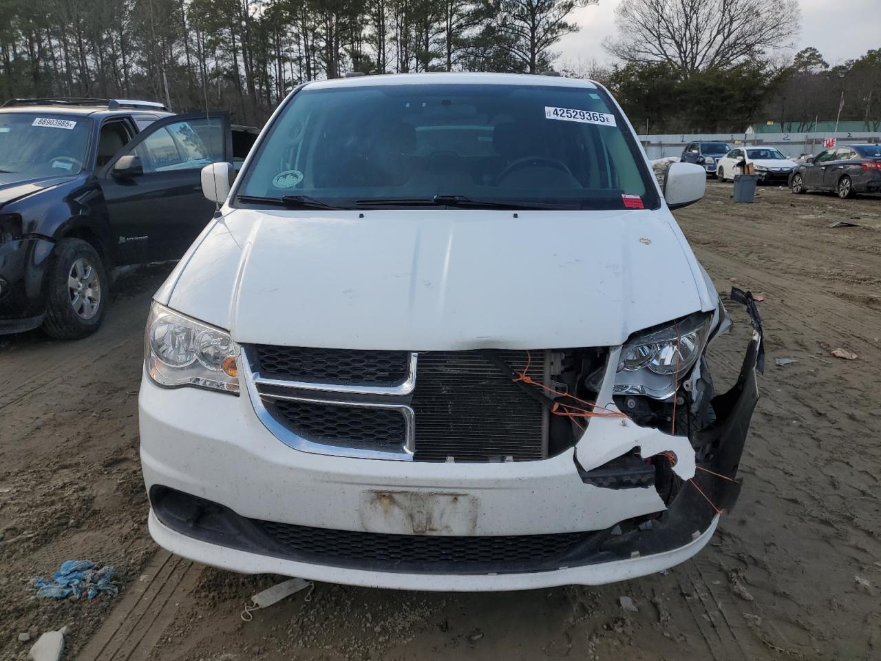 2014 Dodge Caravan - Image 5