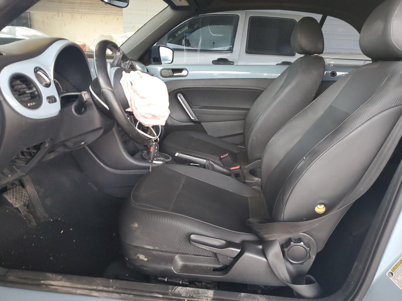 2013 Volkswagen Beetle - Image 7