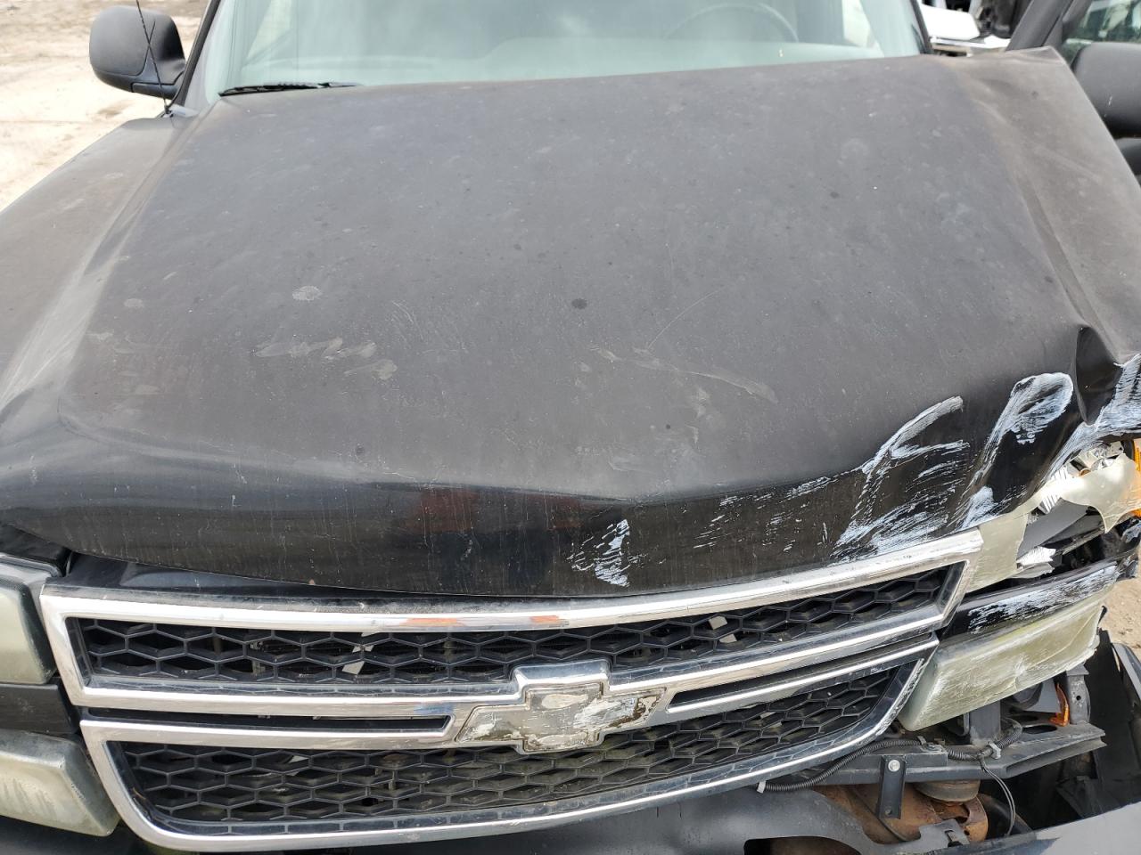 2007 Chevrolet Silverado - Image 11