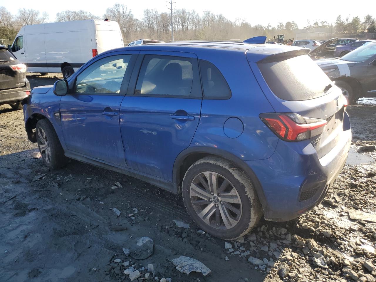 2021 Mitsubishi Outlander - Image 2