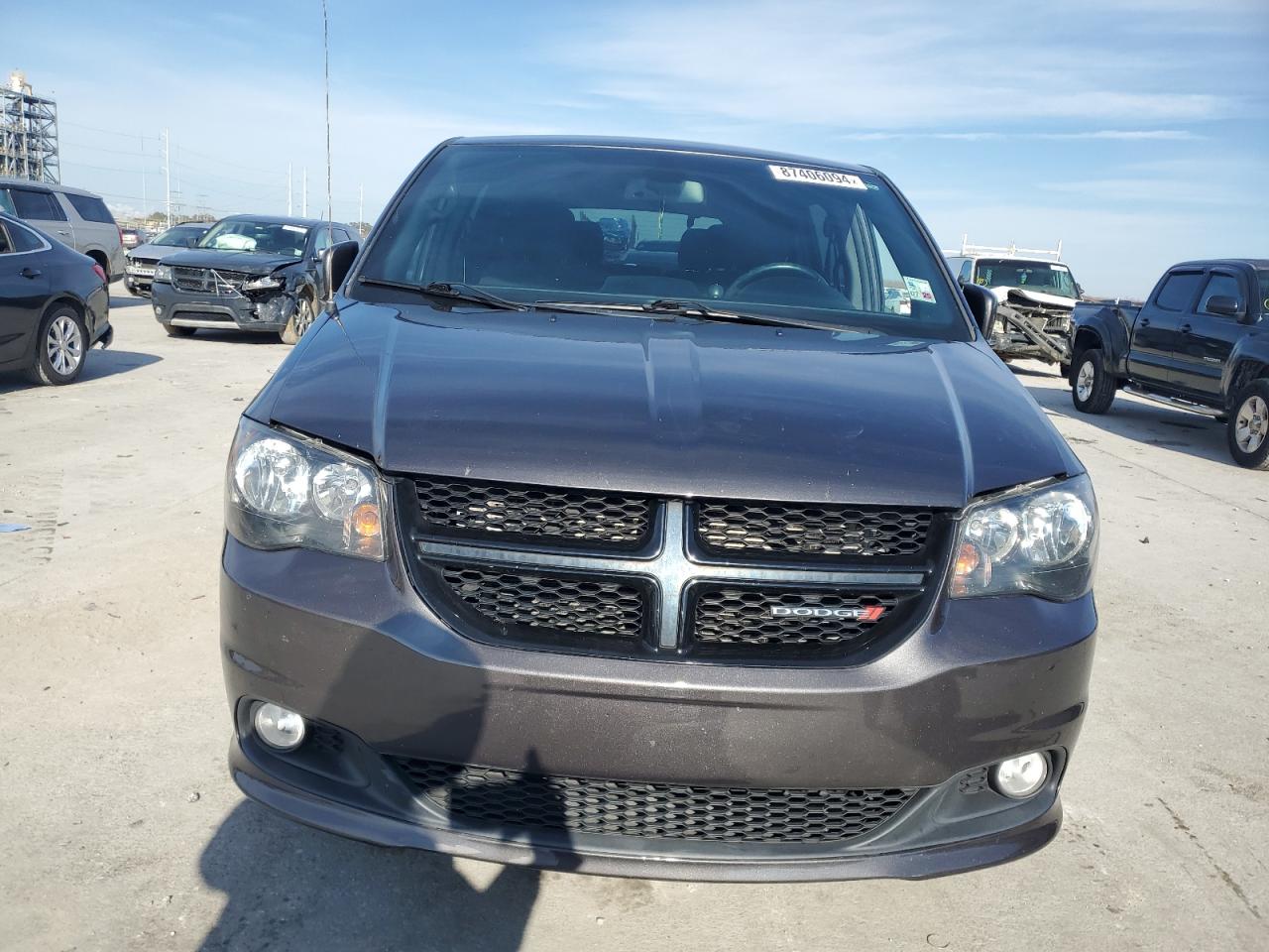 2019 Dodge Caravan - Image 5