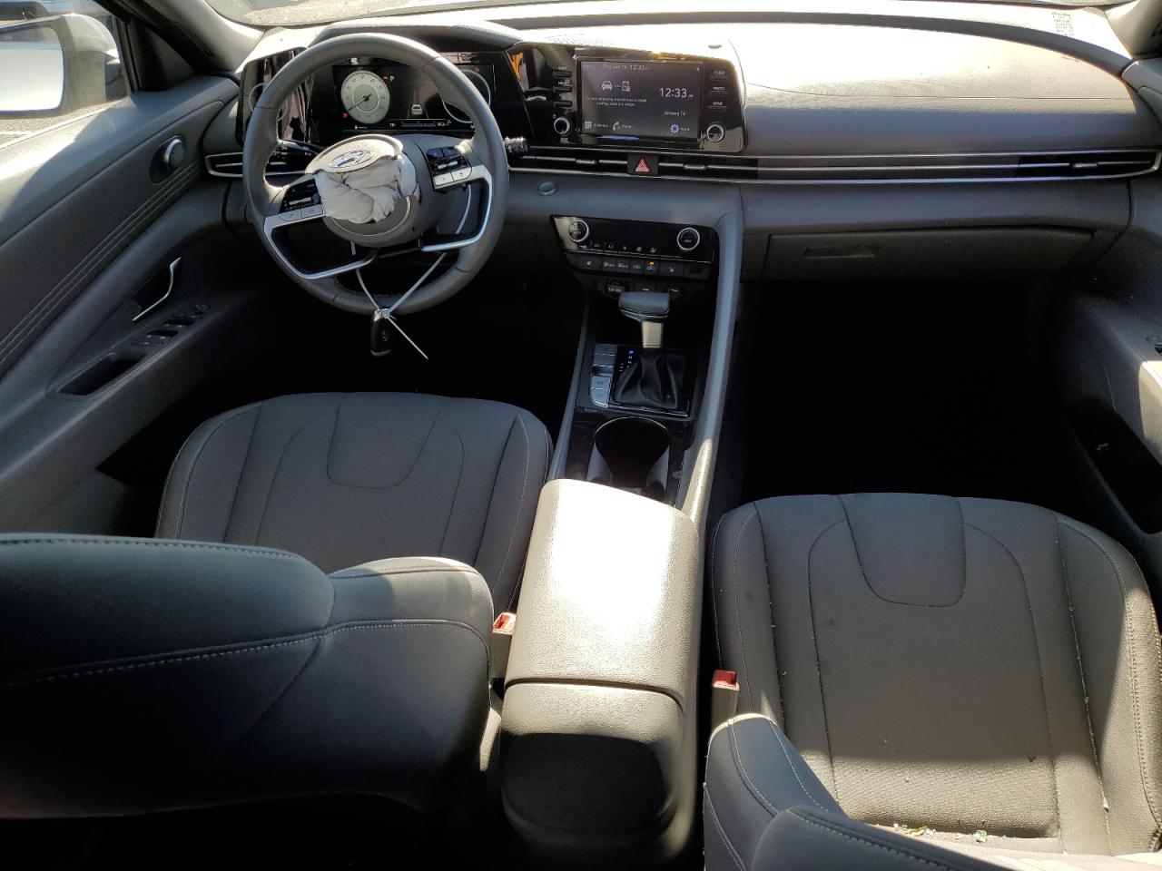 2021 Hyundai Elantra - Image 8