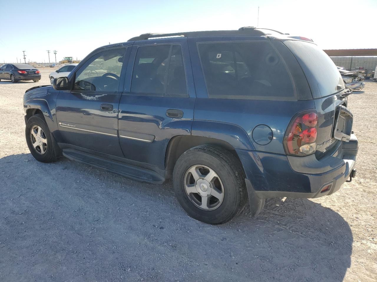 2002 Chevrolet TrailBlazer - Image 2