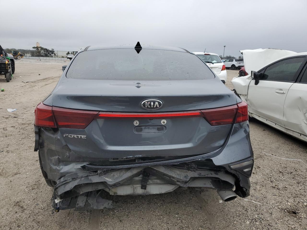 2020 Kia Forte - Image 6