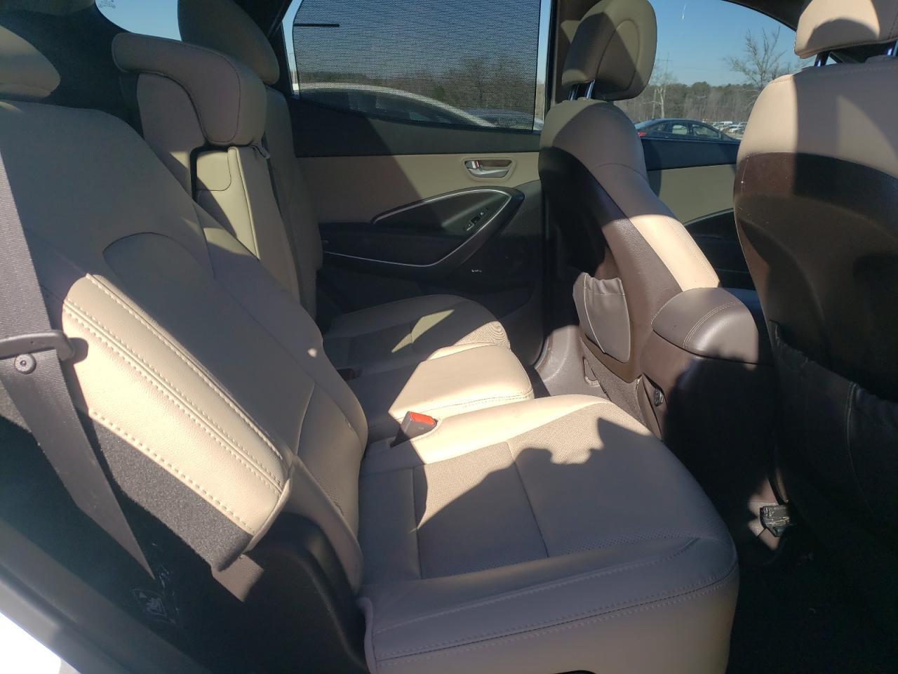 2017 Hyundai Santa Fe - Image 11