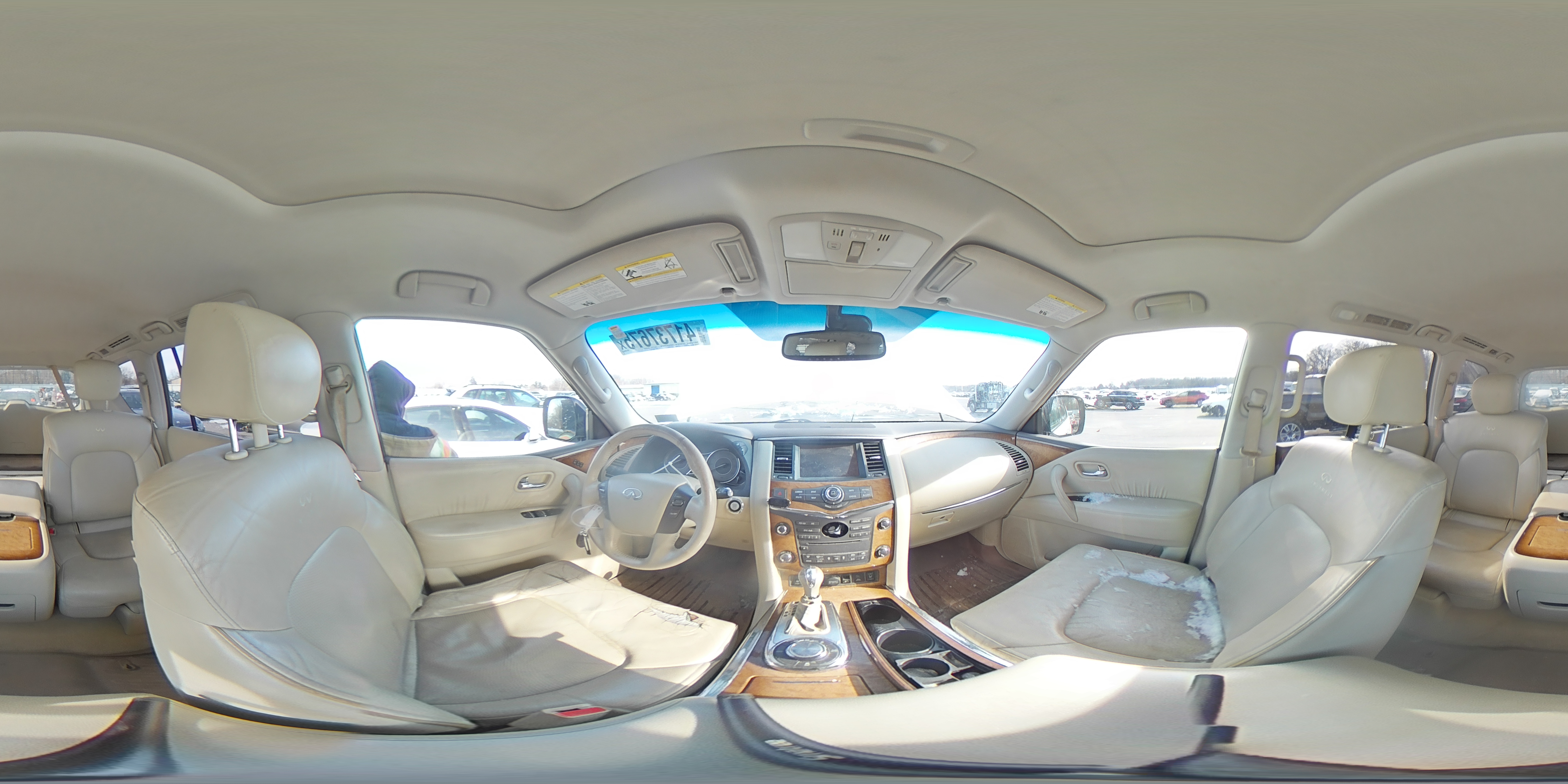 2014 Infiniti QX80 - Image 13