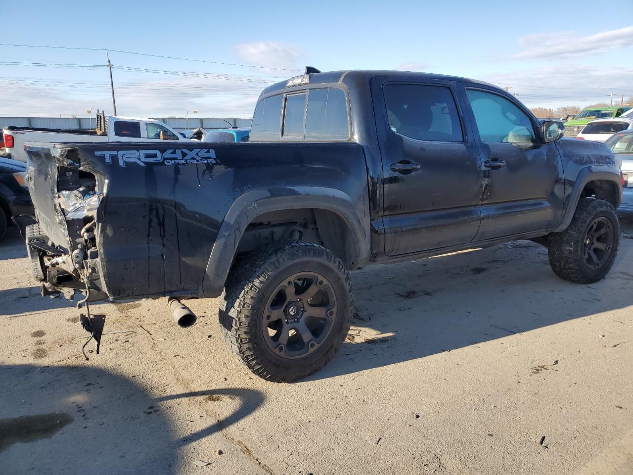 2016 Toyota Tacoma - Image 3
