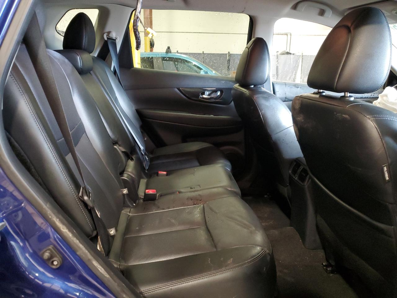 2018 Nissan Rogue - Image 11