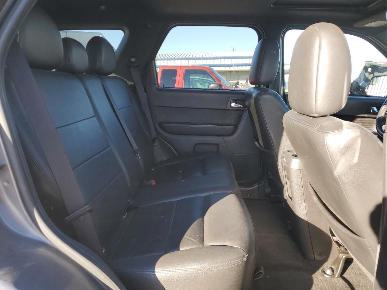 2010 Ford Escape - Image 11