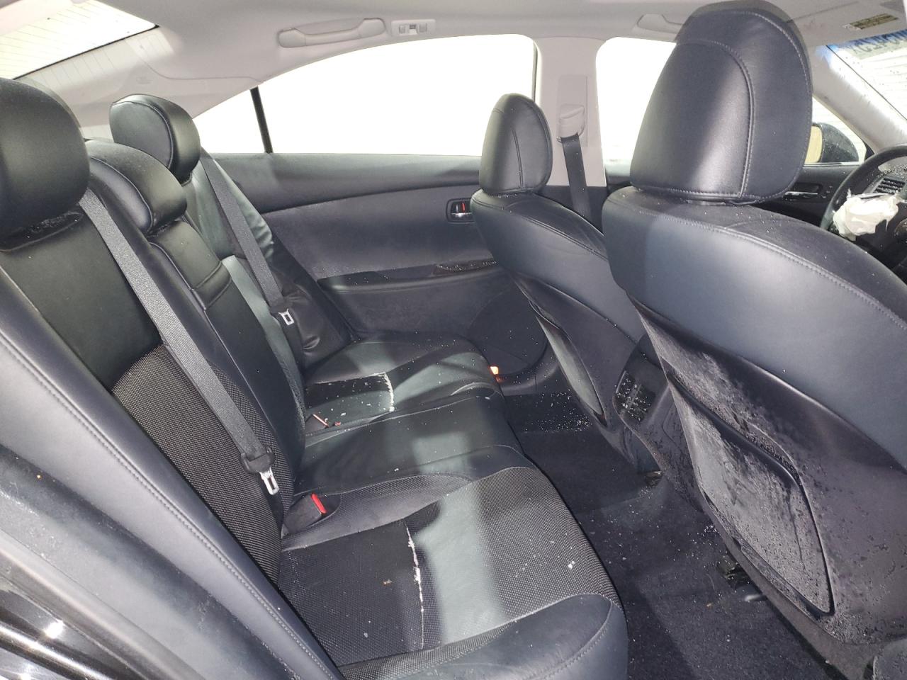 2010 Lexus ES - Image 11