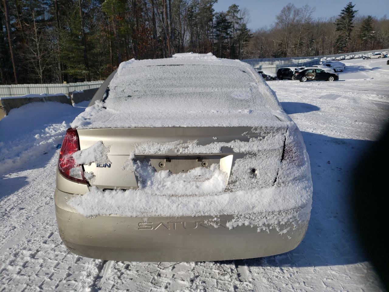 2004 Saturn ION - Image 6