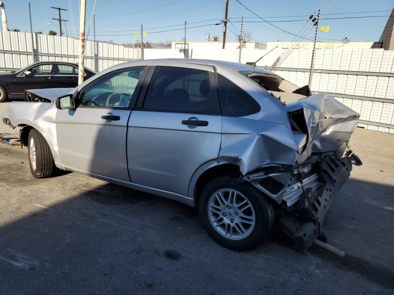 2010 Ford Focus - Image 2