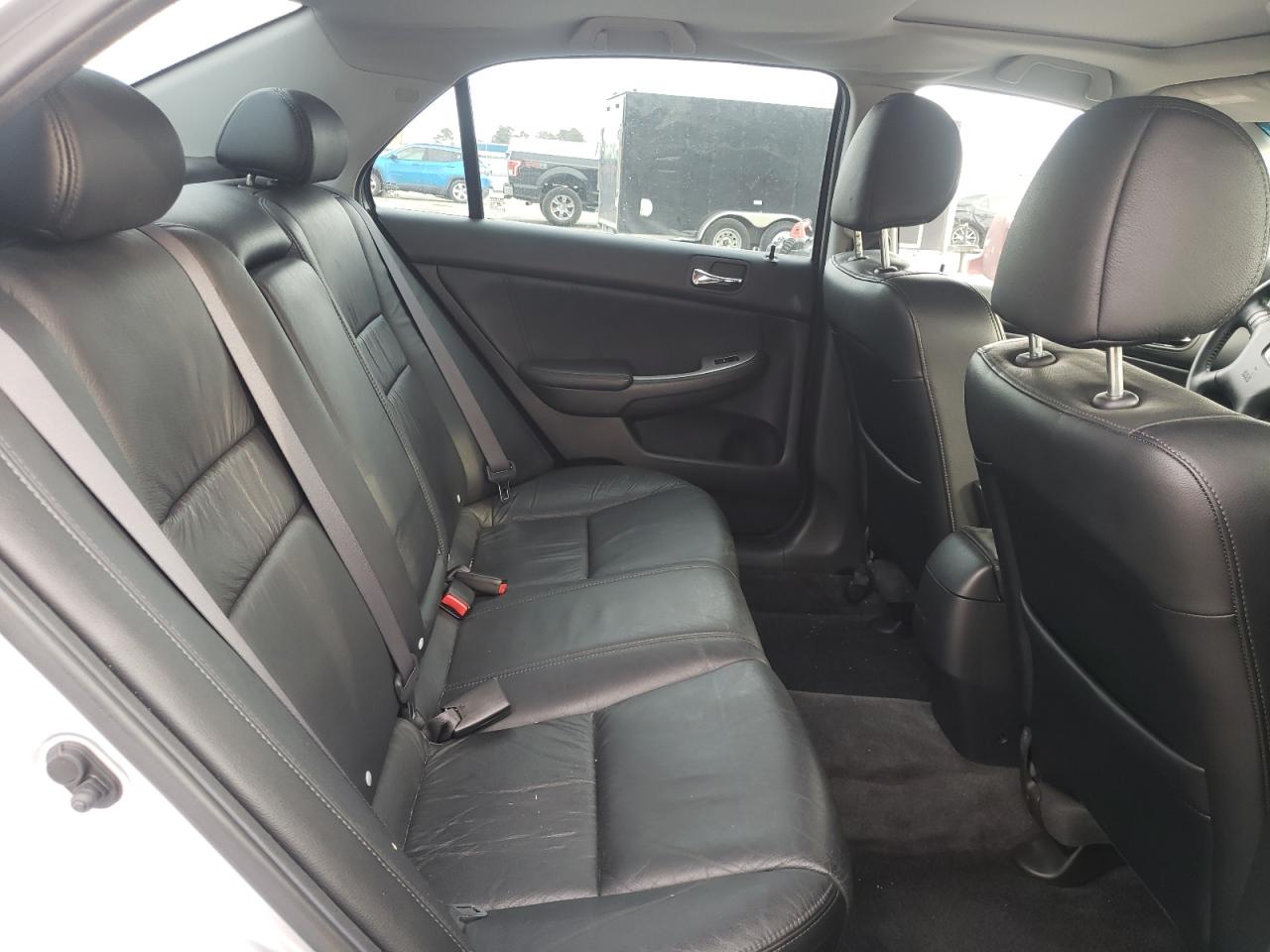 2003 Honda Accord - Image 11