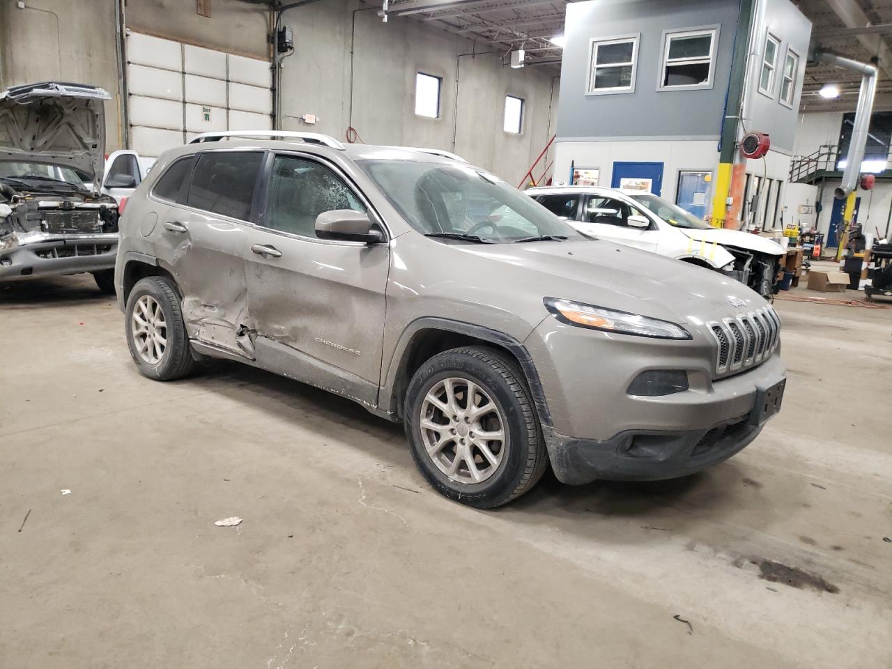 2016 Jeep Grand Cherokee - Image 4