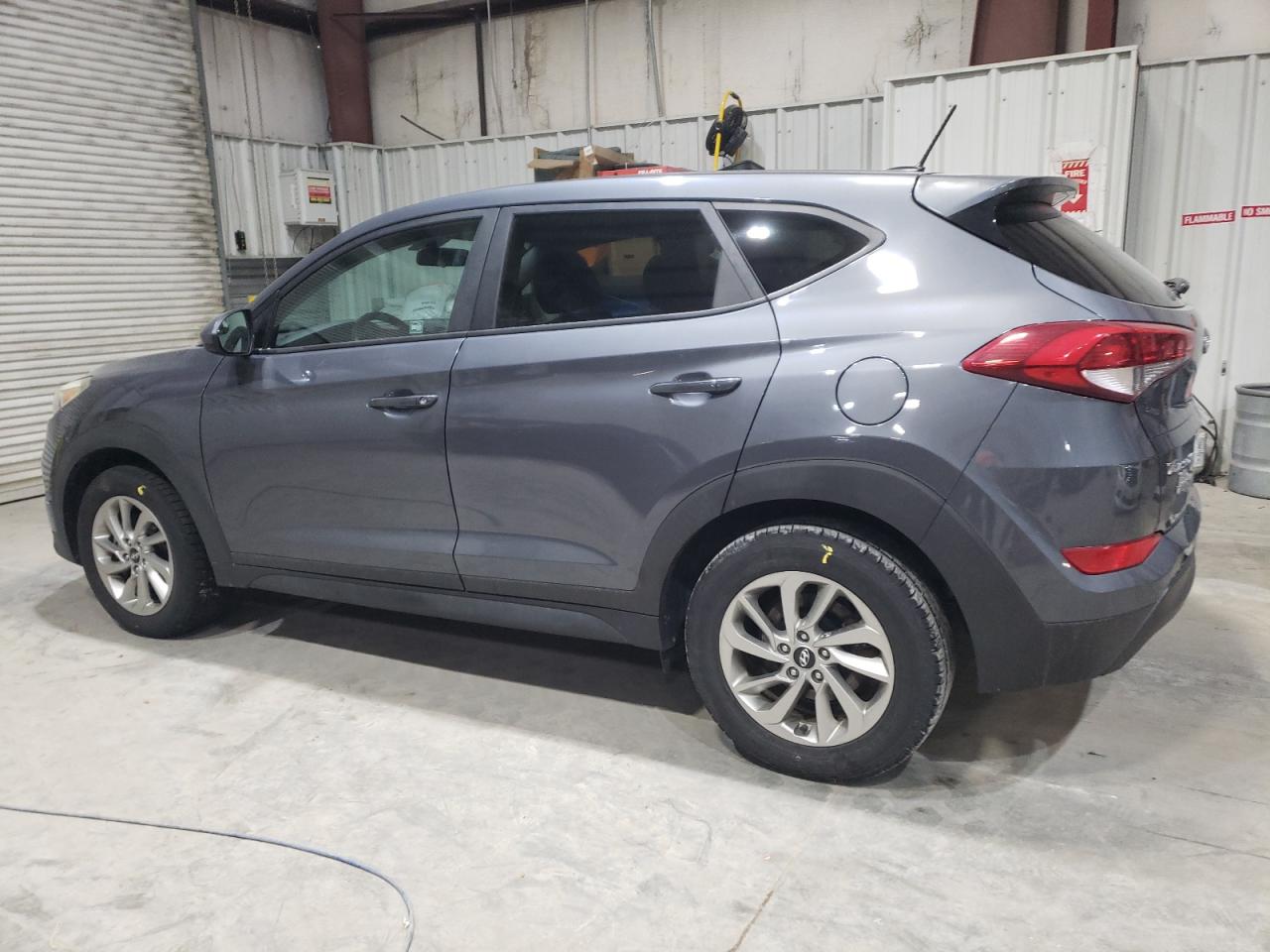 2016 Hyundai Tucson - Image 2