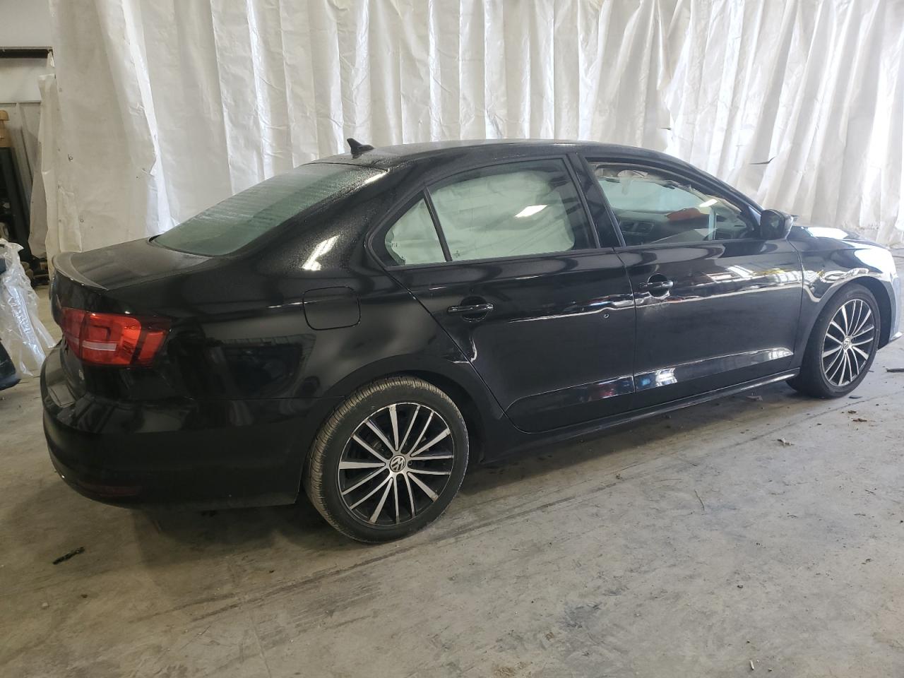 2015 Volkswagen Jetta - Image 3