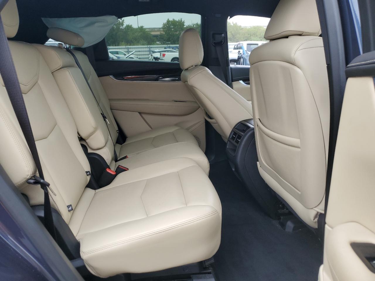 2018 Cadillac XT5 - Image 11