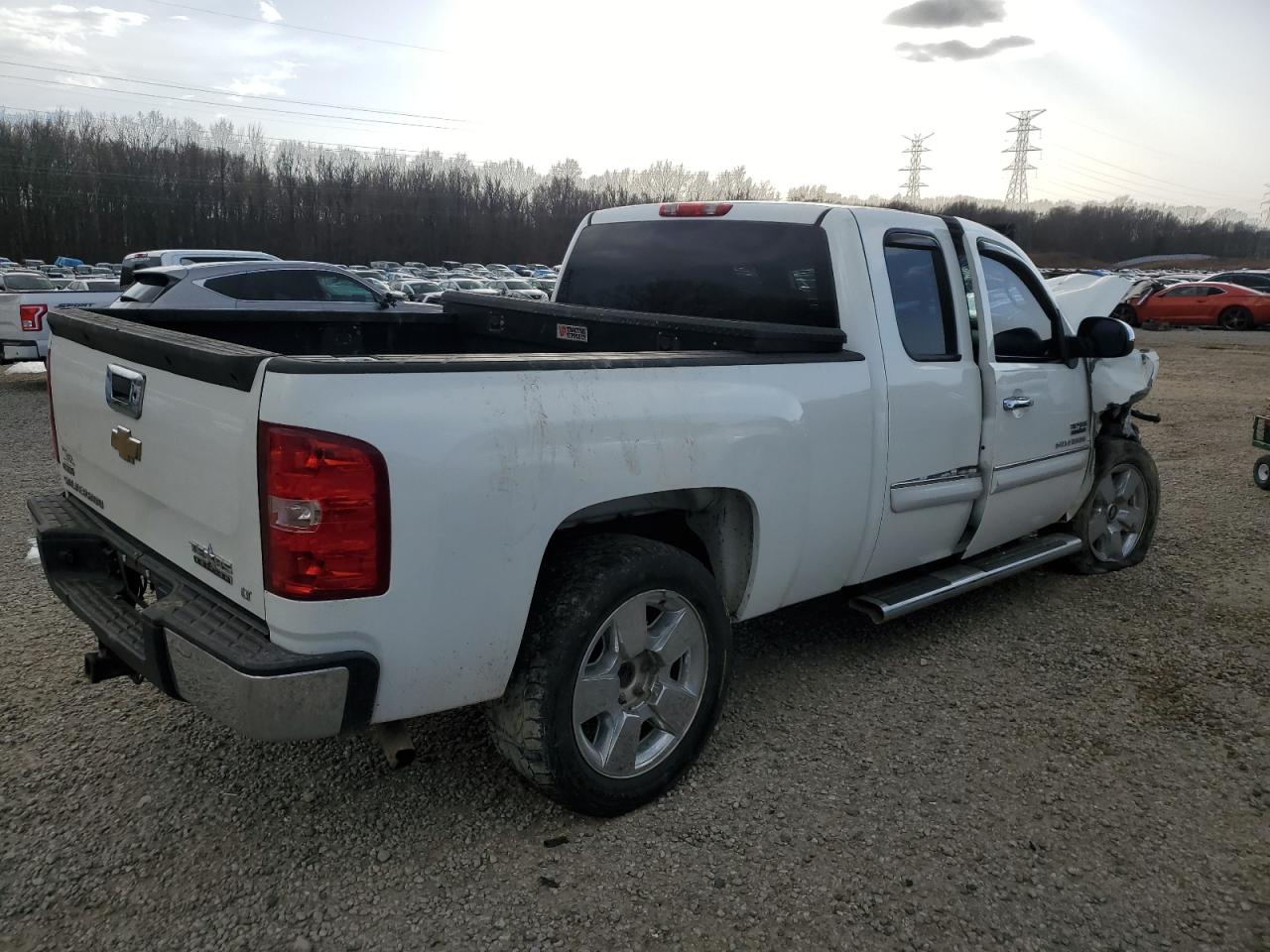 2009 Chevrolet Silverado - Image 3