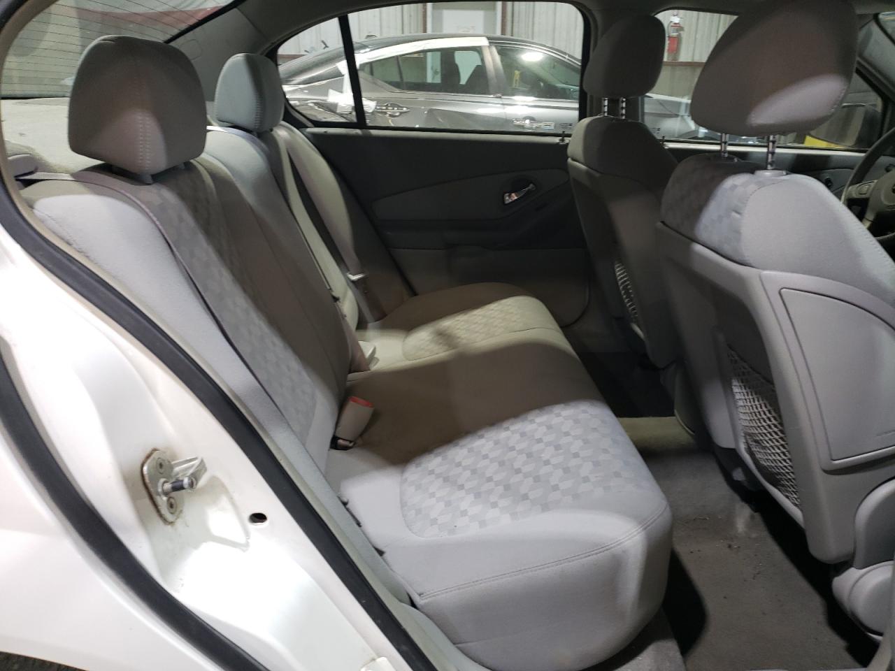 2005 Chevrolet Malibu - Image 10
