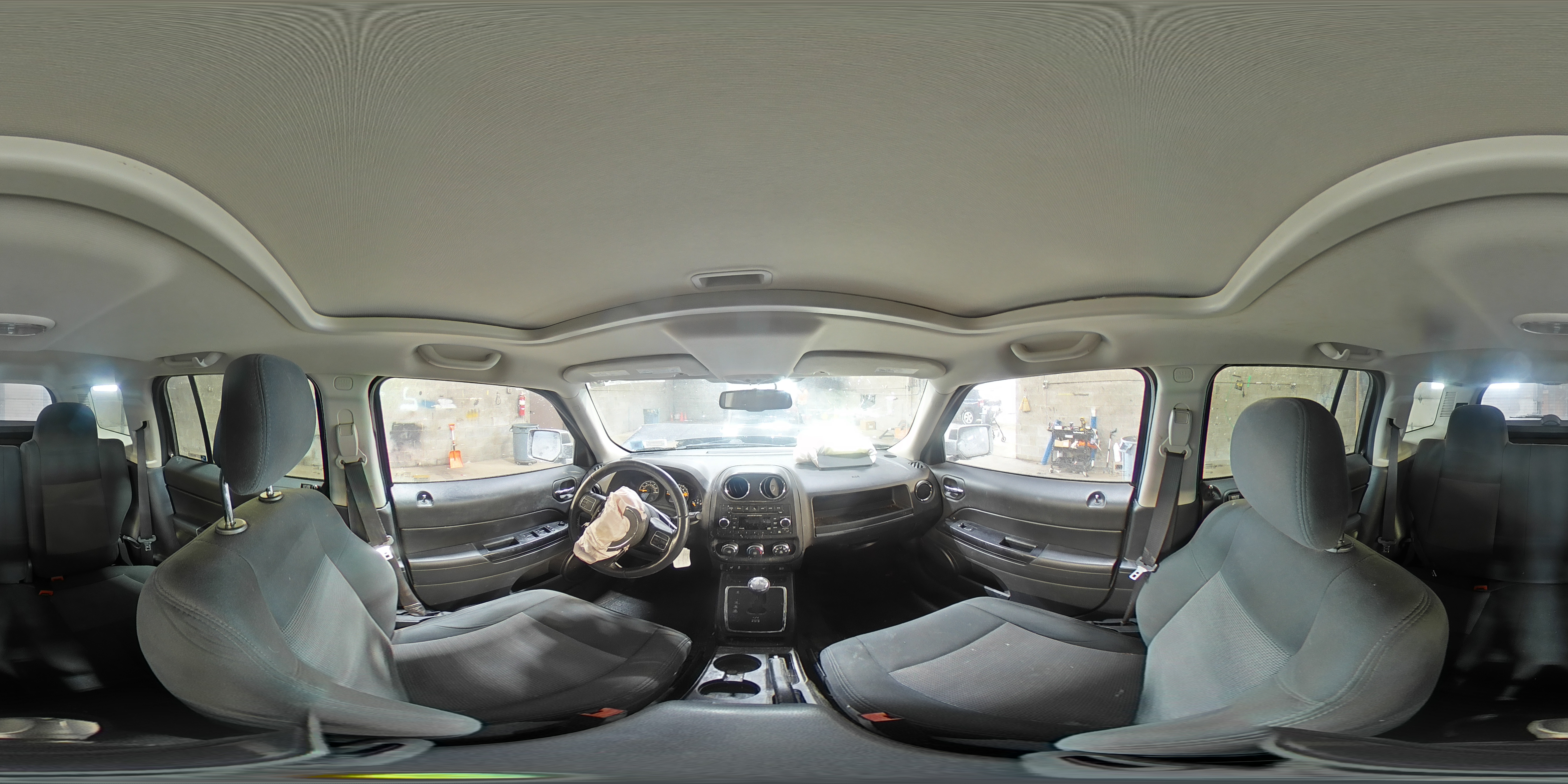2015 Jeep Liberty (Patriot) - Image 13