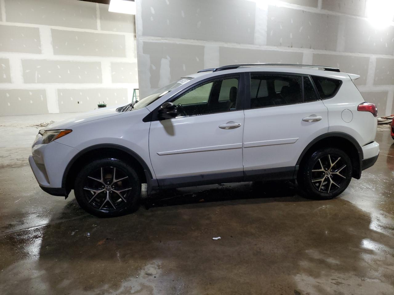 2017 Toyota RAV 4 - Image 1