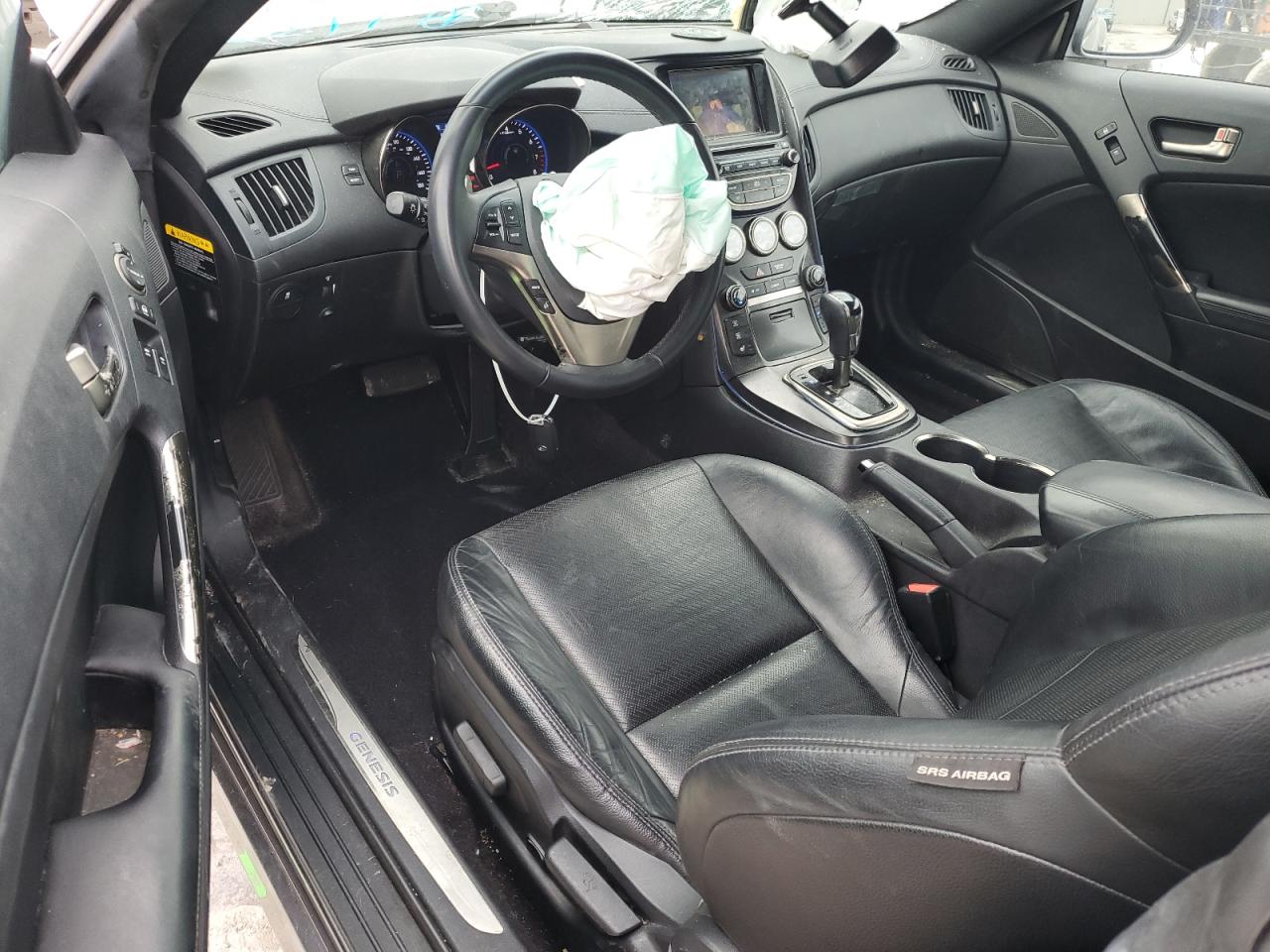 2014 Hyundai Genesis - Image 8