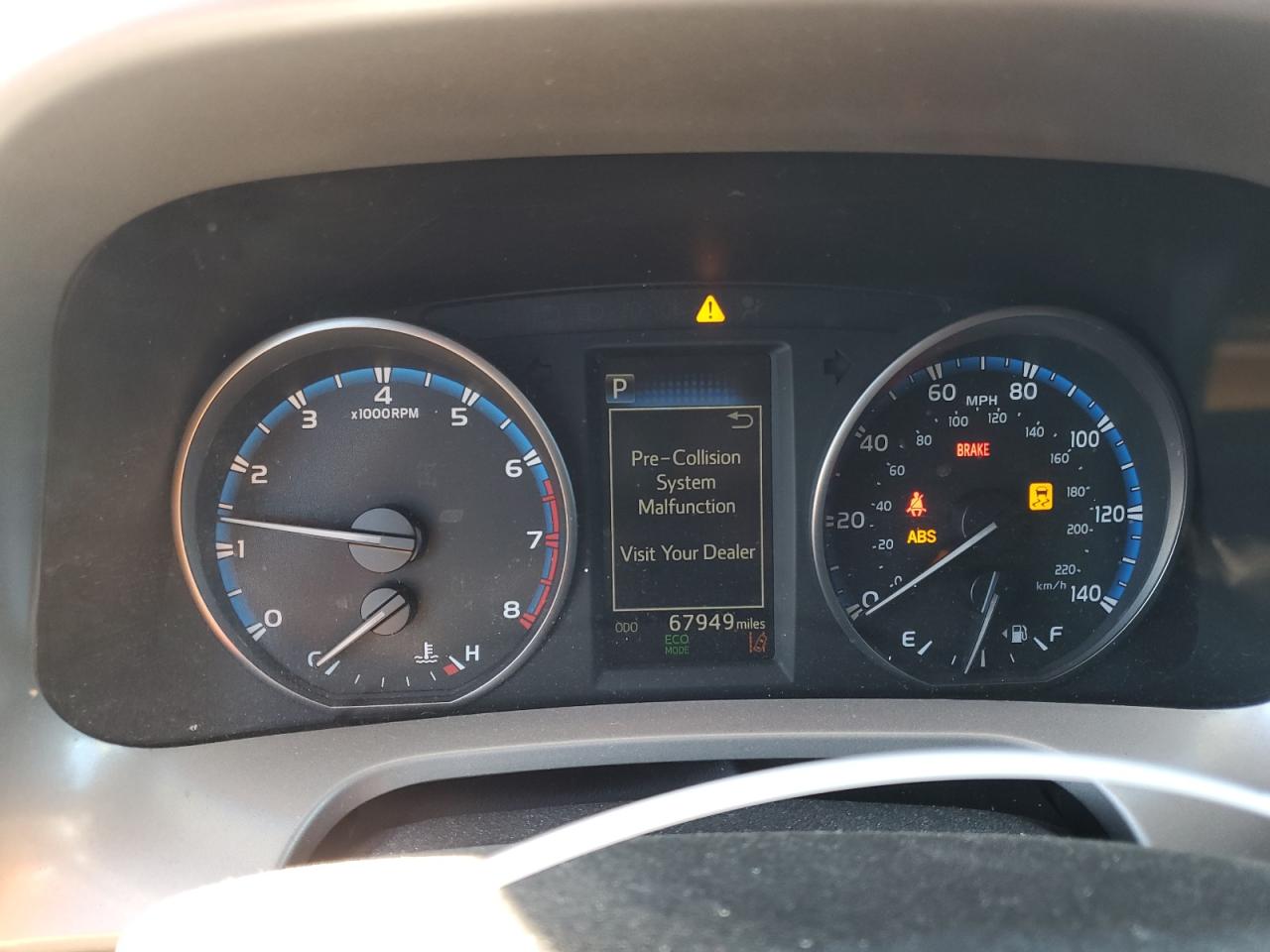 2018 Toyota RAV 4 - Image 9