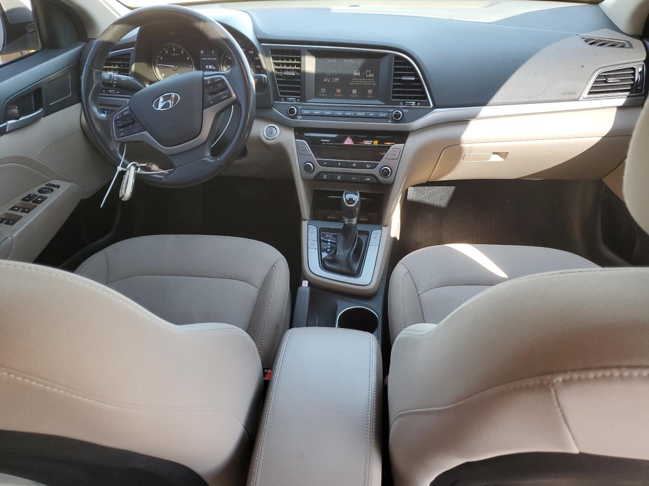 2017 Hyundai Elantra - Image 8