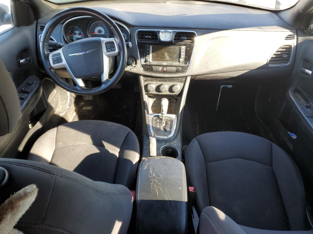 2014 Chrysler 200 - Image 8