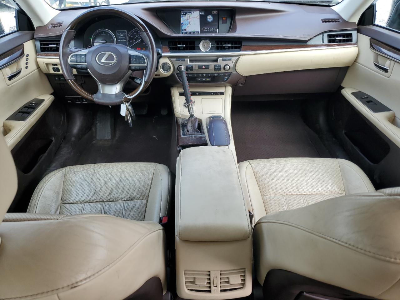 2016 Lexus ES - Image 8