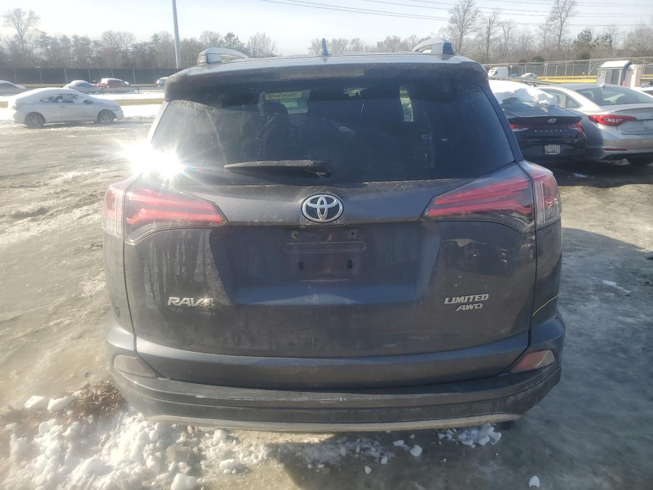 2017 Toyota RAV 4 - Image 6