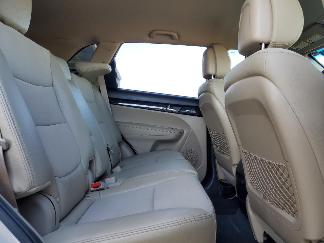 2011 Kia Sorento - Image 11