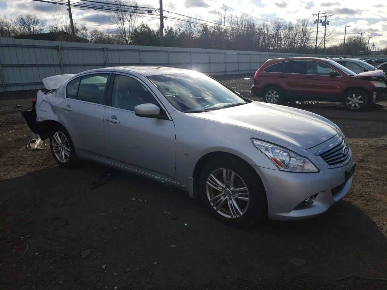 VIN JN1CV6AR4FM520186 2015 INFINITI Q40 no.4