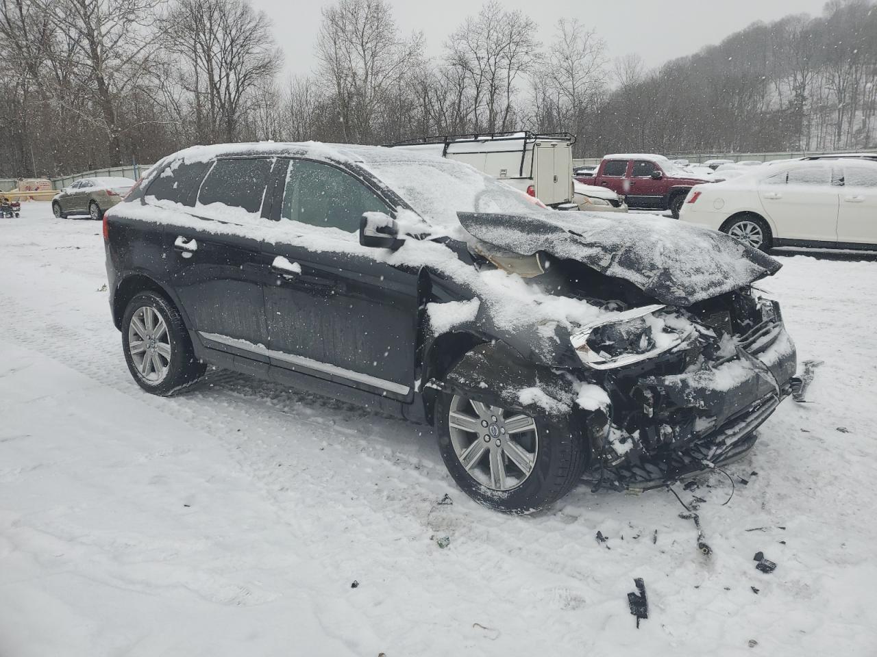 2017 Volvo XC60 - Image 4