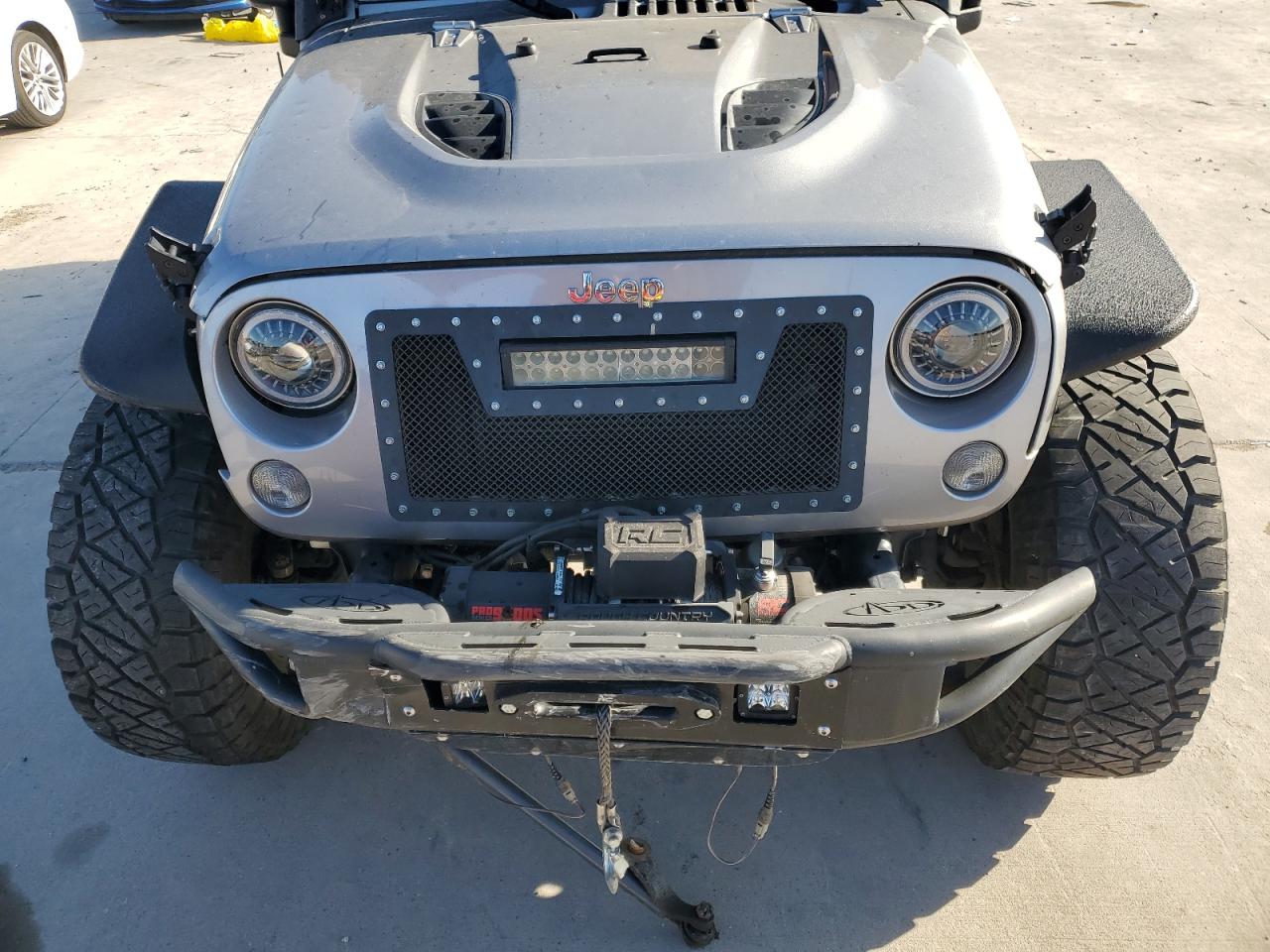 2016 Jeep Wrangler - Image 11