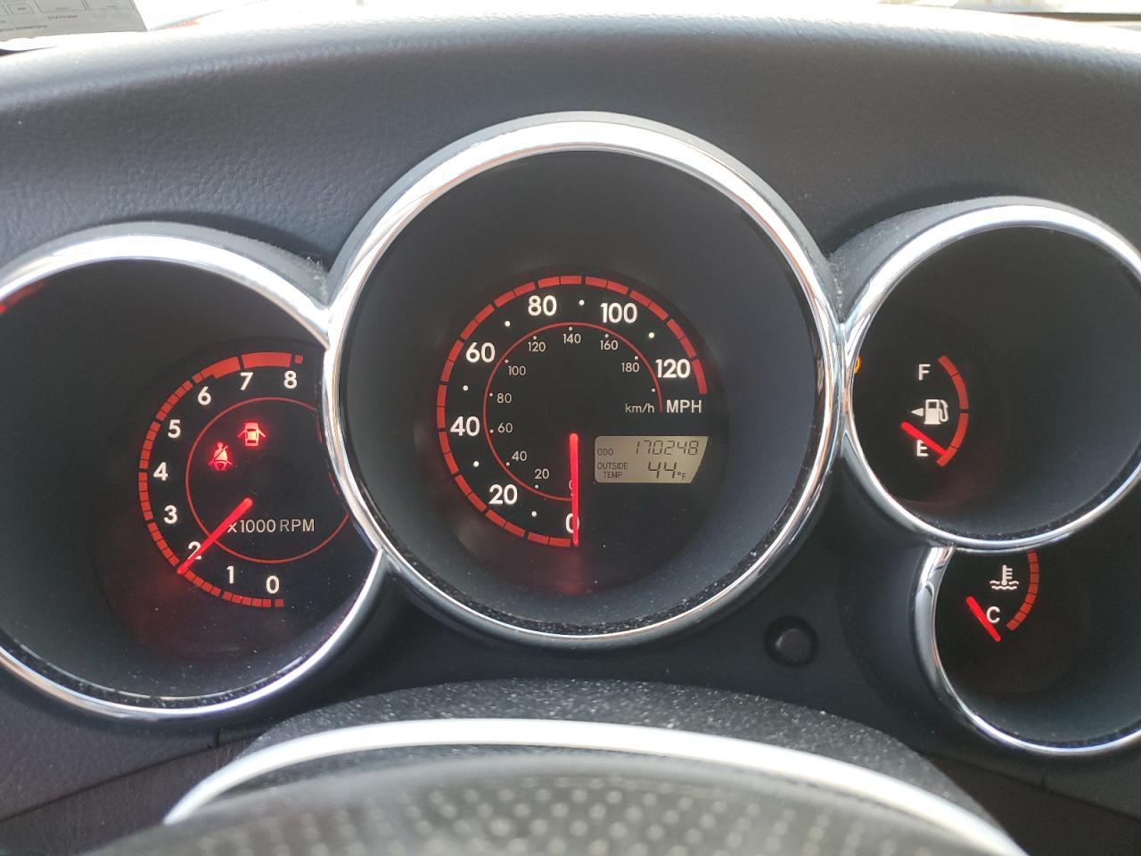 2008 Pontiac Vibe - Image 9