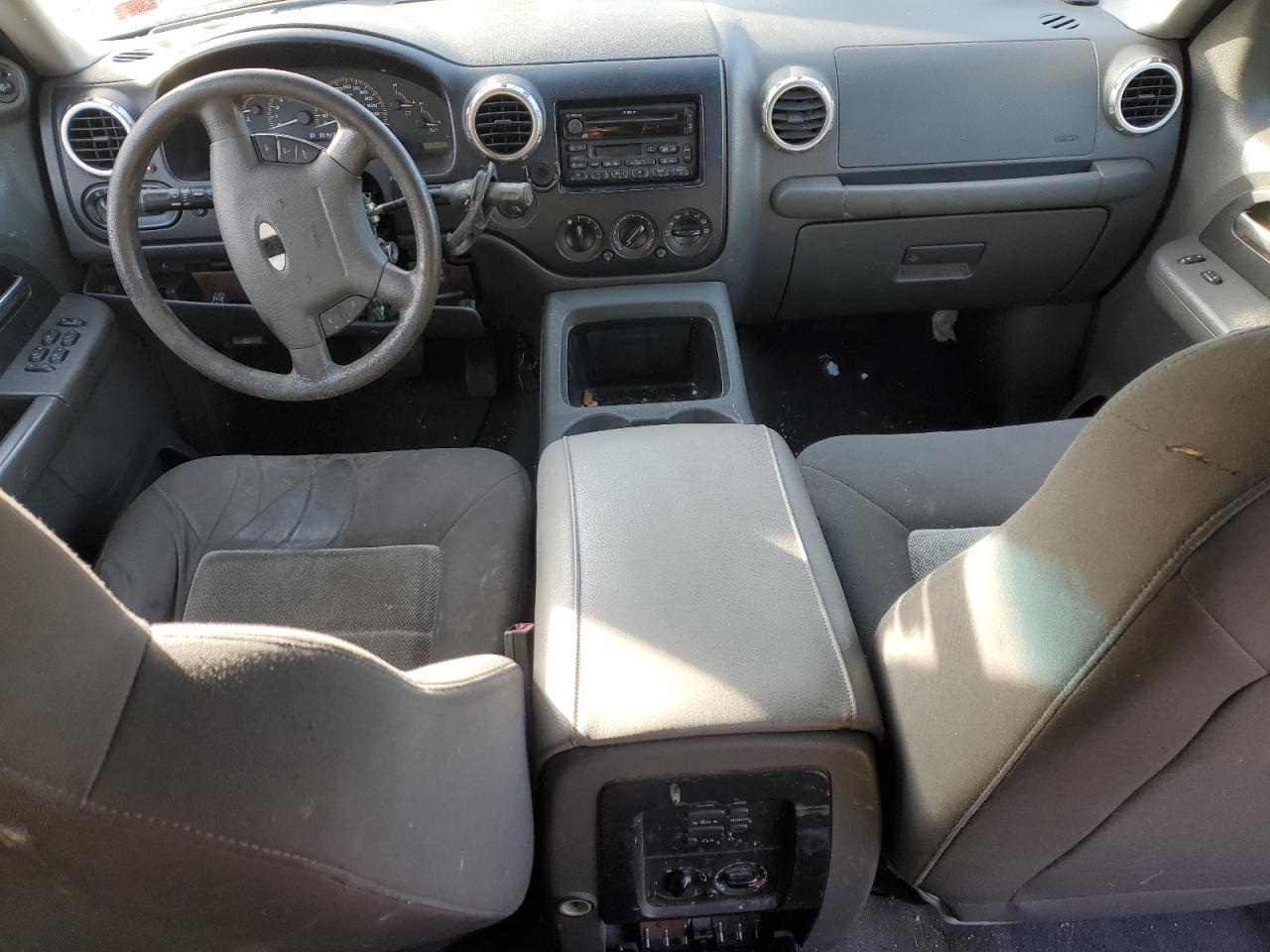 2003 Ford Expedition - Image 8
