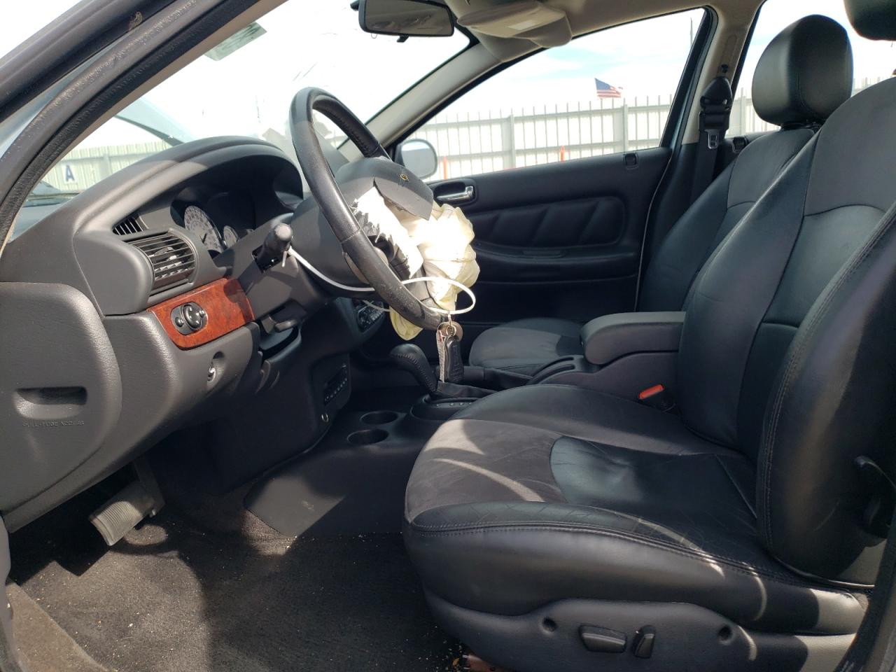 2003 Chrysler Sebring - Image 7