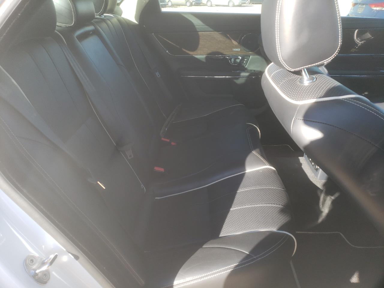 2014 Jaguar XJ - Image 10