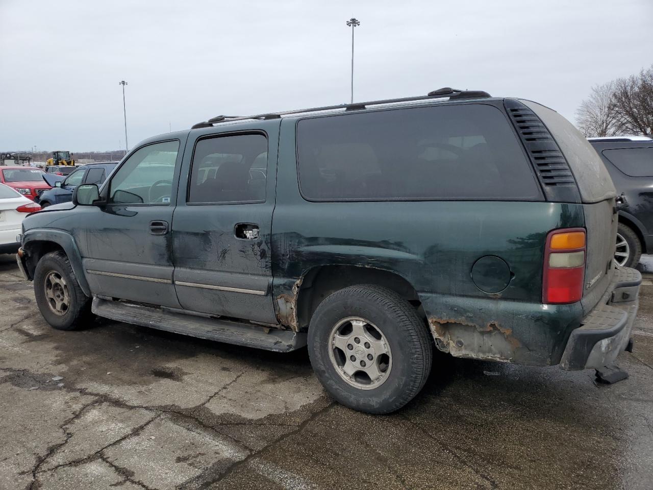 2004 Chevrolet Suburban - Image 2