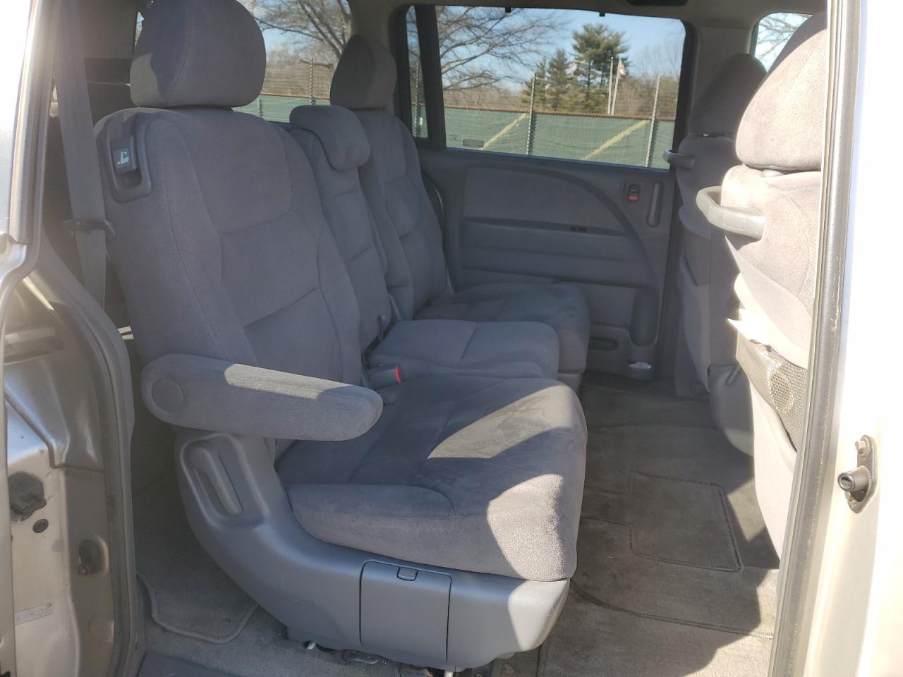 2005 Honda Odyssey - Image 11