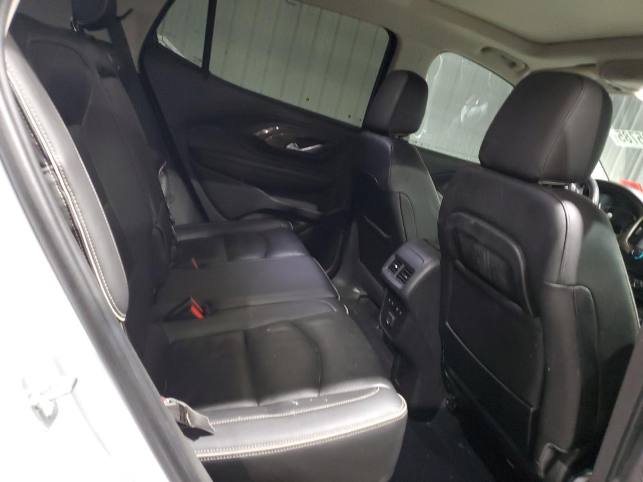 2020 GMC Terrain - Image 11