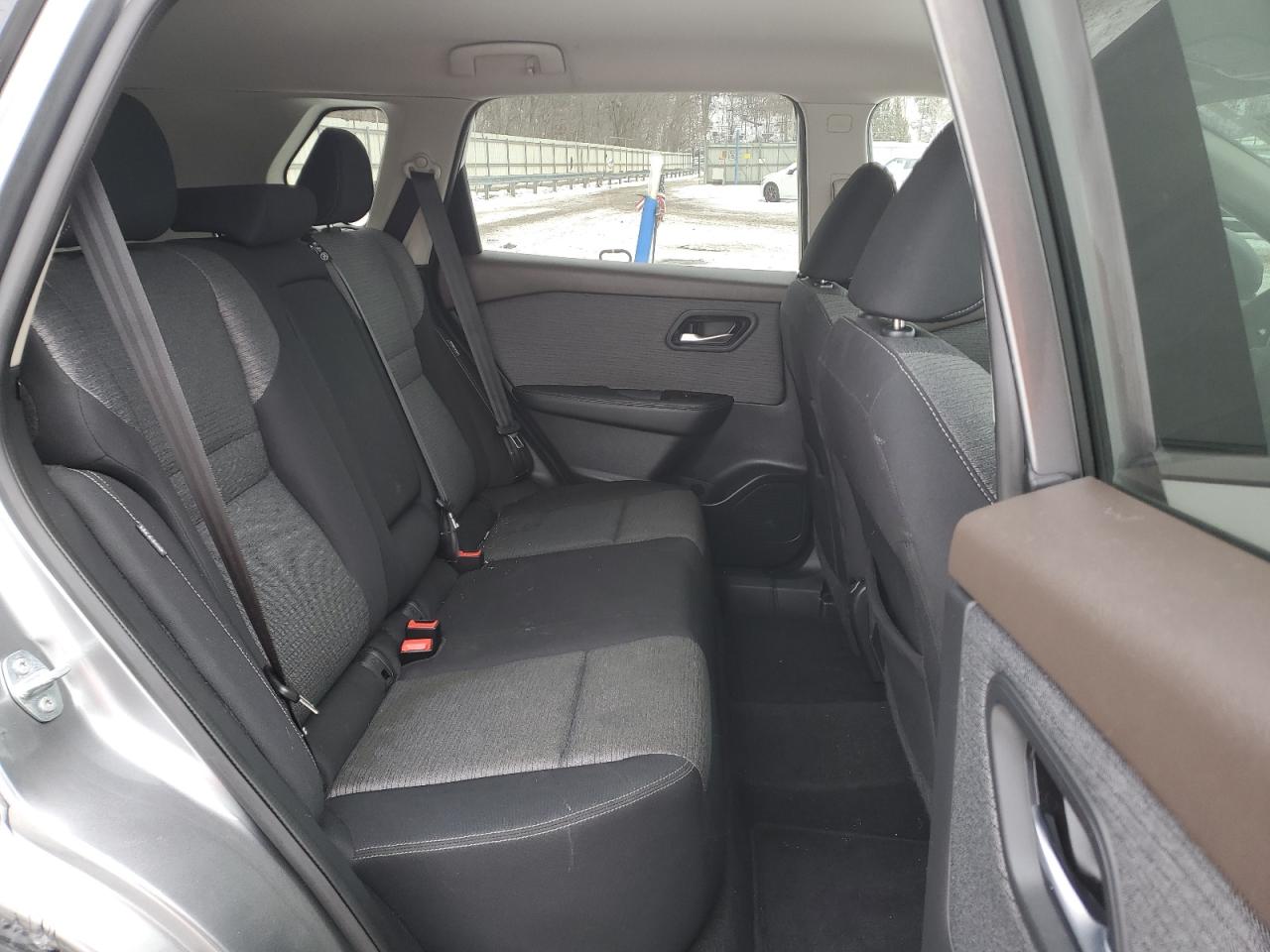 2021 Nissan Rogue - Image 11