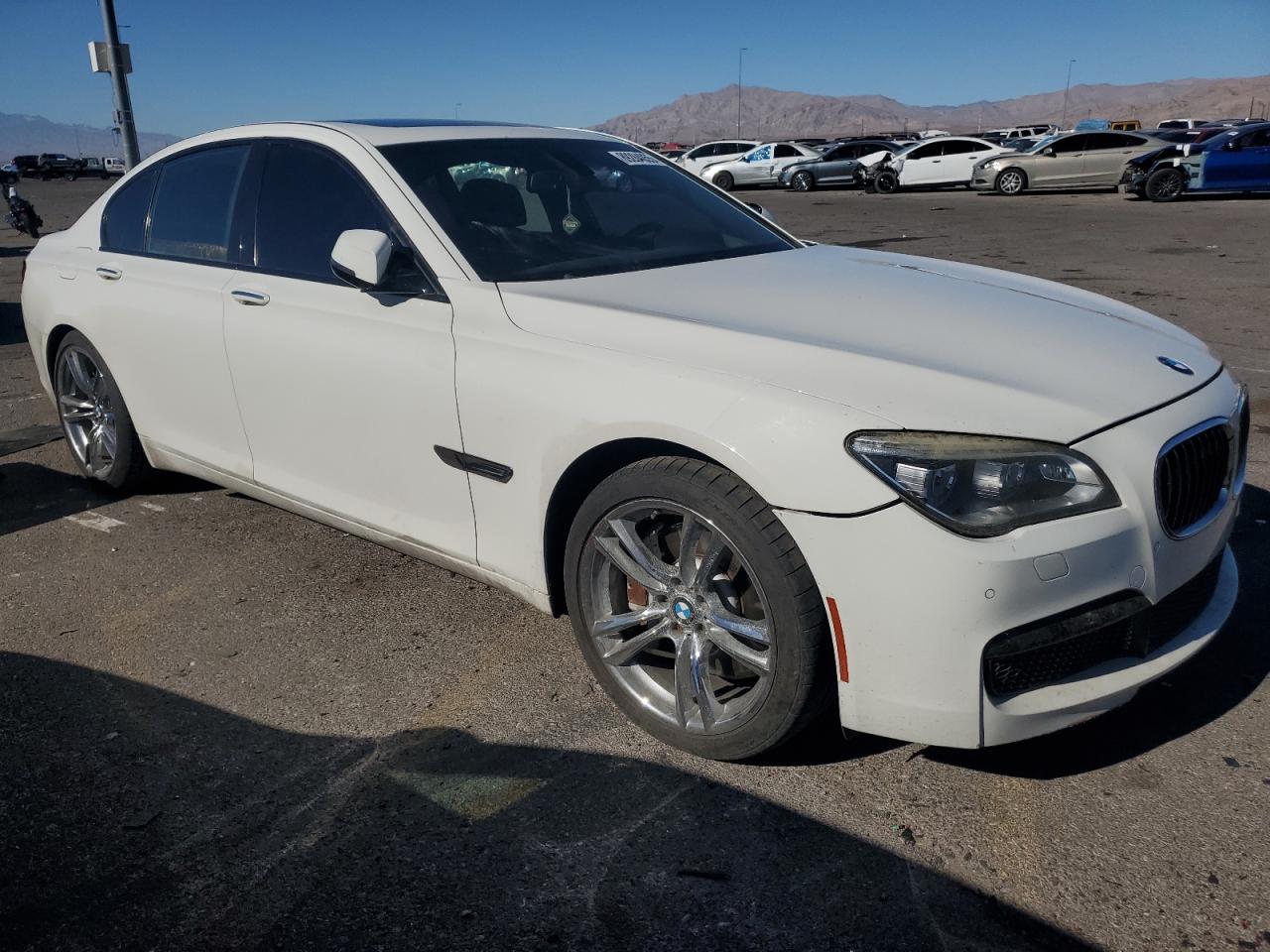 VIN WBAYA8C58DD227647 2013 BMW 7 SERIES no.4