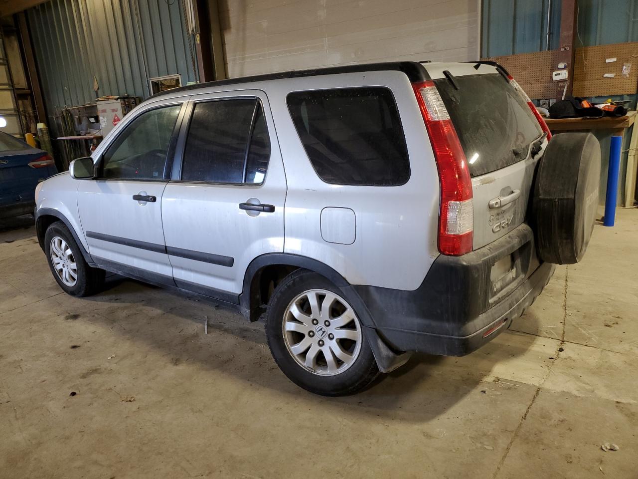 2005 Honda CR-V - Image 2