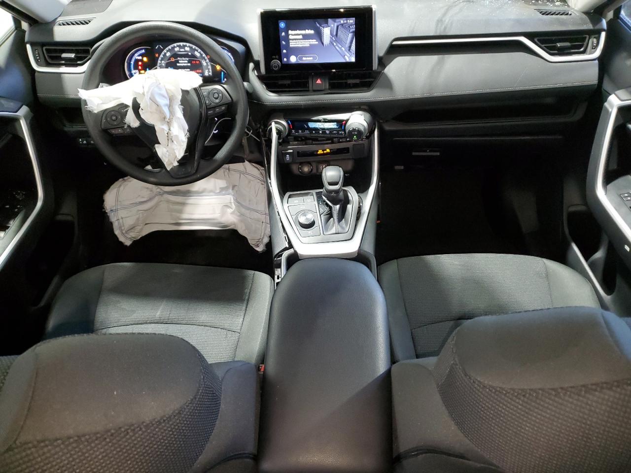 2024 Toyota RAV 4 - Image 8