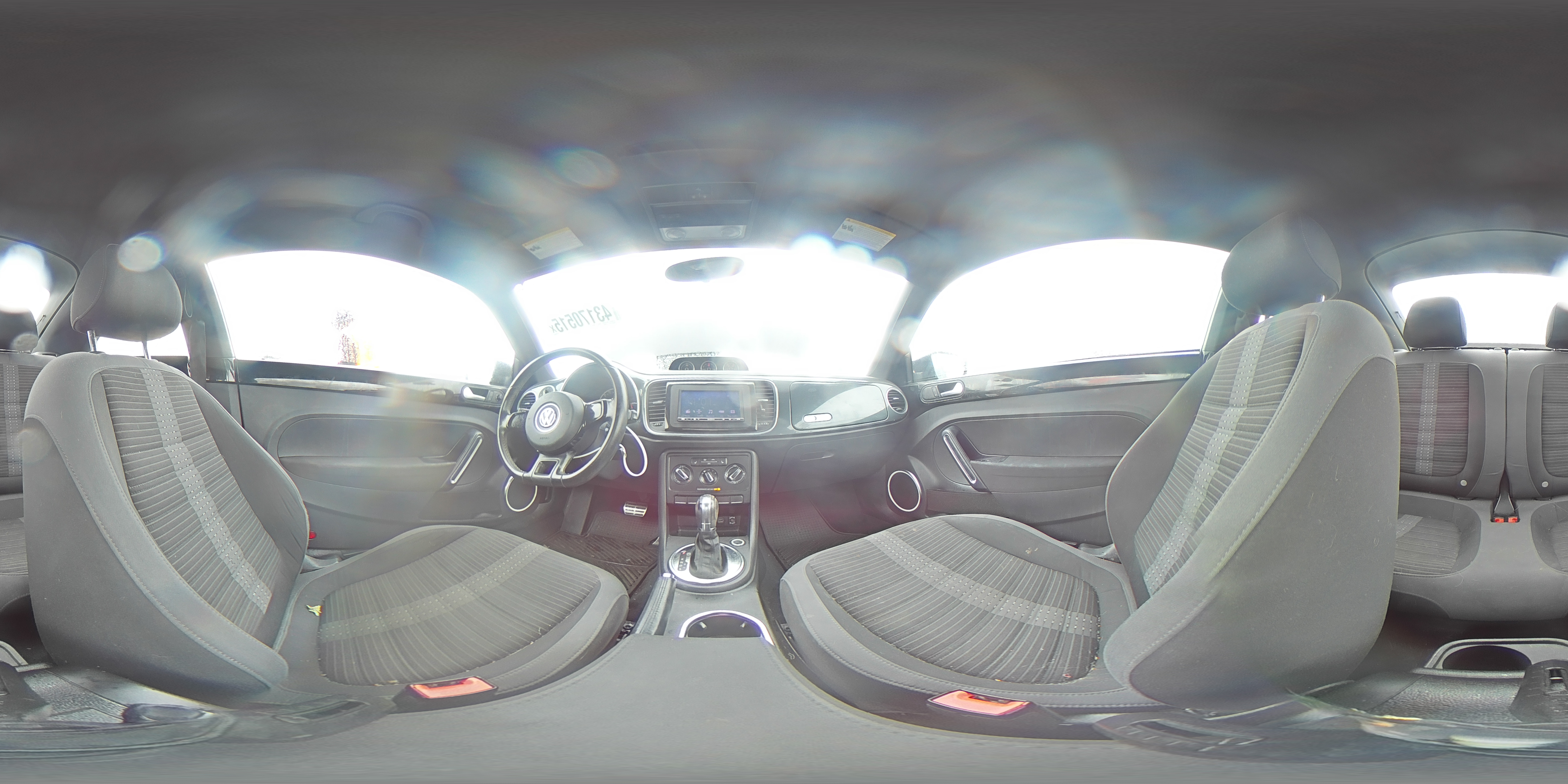 2013 Volkswagen Beetle - Image 13