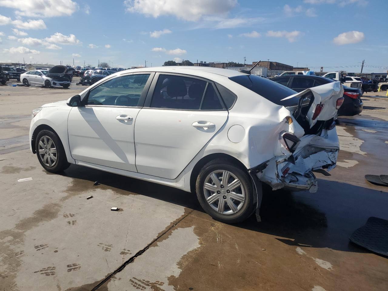 2021 Kia Rio - Image 2