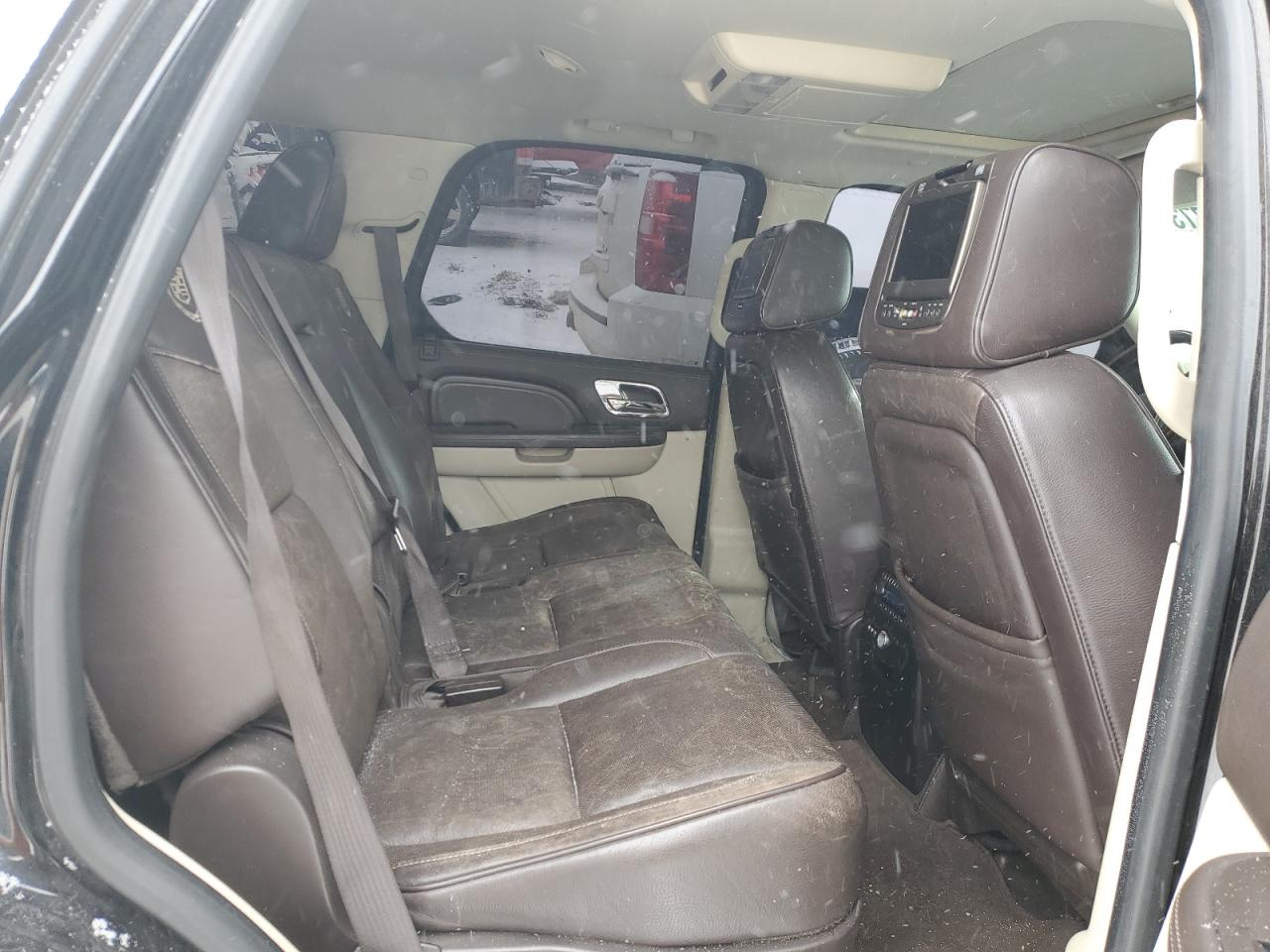 2013 Cadillac Escalade - Image 11